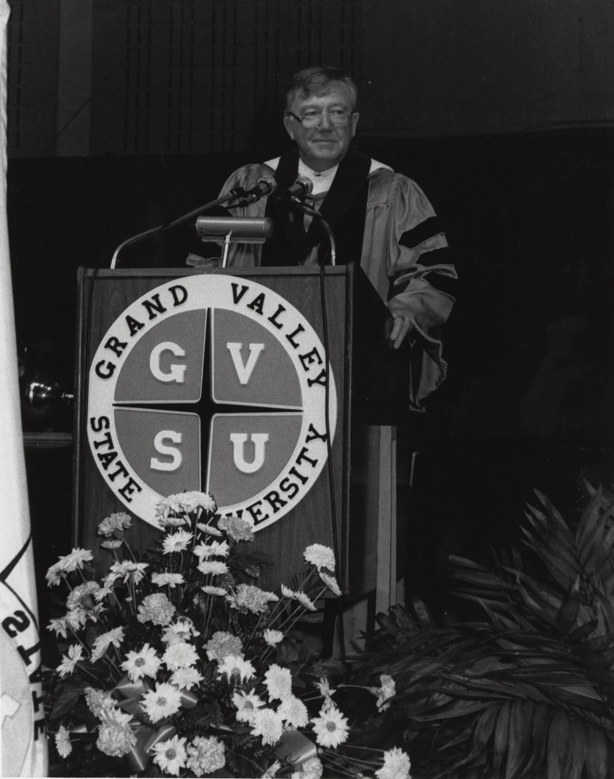 President Arend D. Lubbers speaking at the 1988 commencement ceremony, 1988.